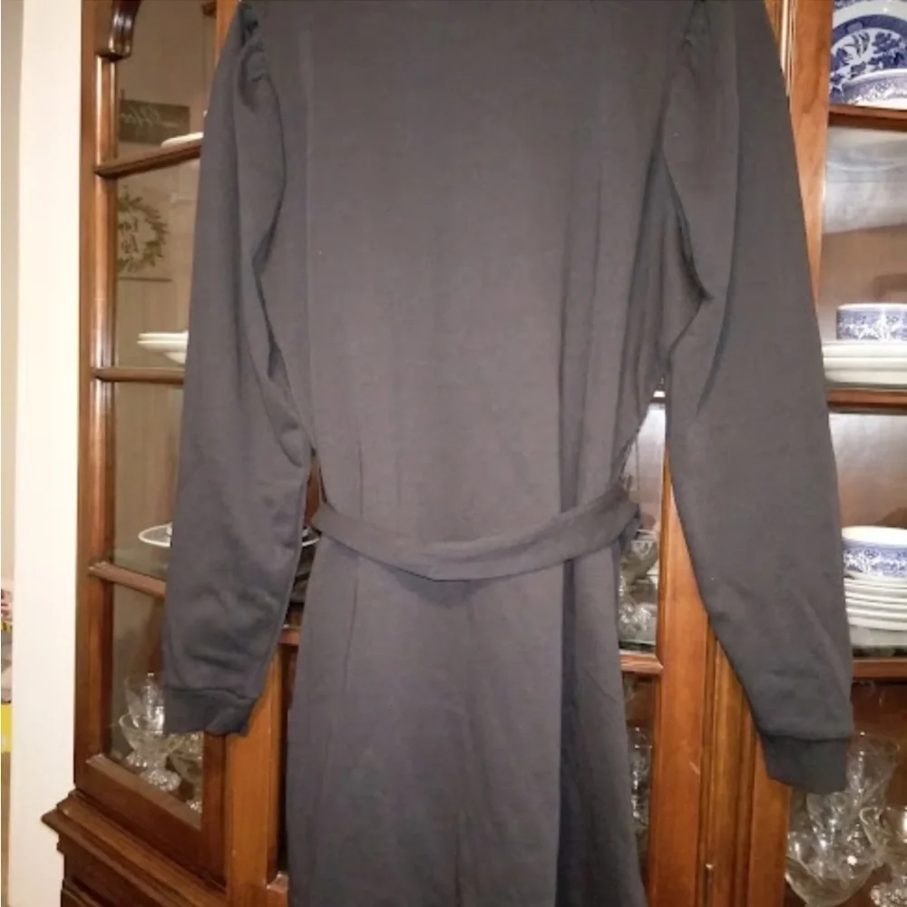 ⛱️ELOQUII Elements - Black Puff Sleeve Belted Sweatshirt Dress - 18